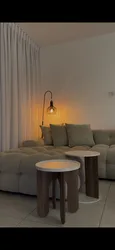 שולחן צד דמוי שייש אגוז