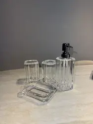 סט אמבטיה אקריל שקוף